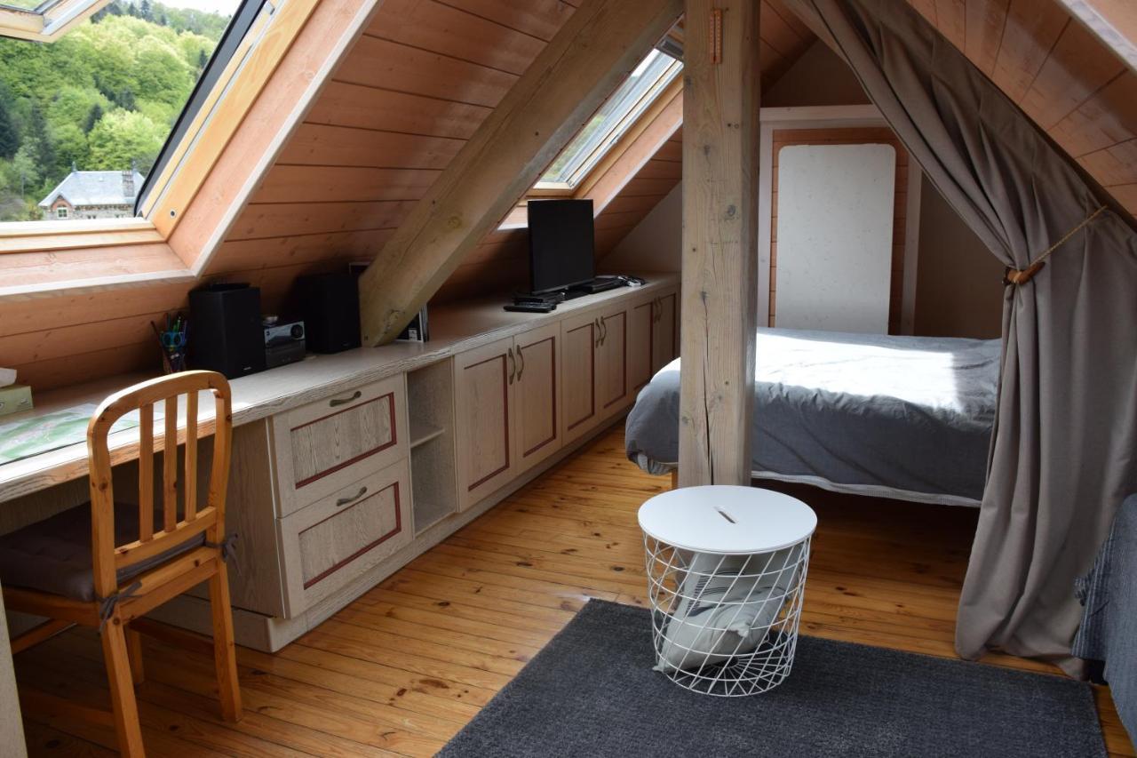 Petit Duplex De Charme Sous Les Toits Du Mont-Dore Esterno foto